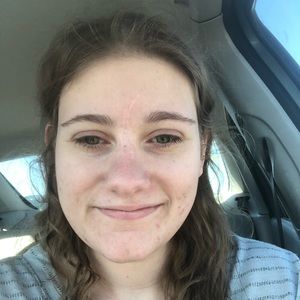 Meet your Posher, Elise